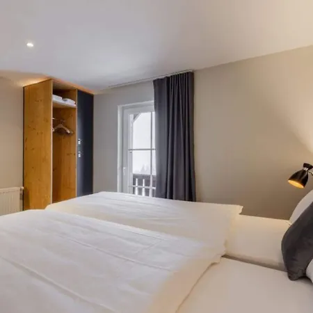 Villars Lodge