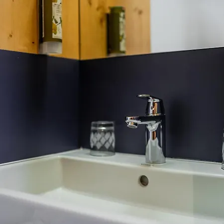 Villars Lodge Отель 2*